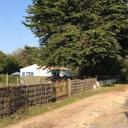 Maison Typique Avec Grand Jardin, Proche Plage, 3 A St-hilaire-de-riez - Fr-1-426-279 Ferienhaus *